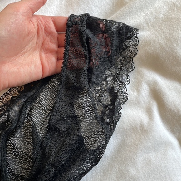 H&M black lace body suit with cap sleeves - Picture 4 of 4